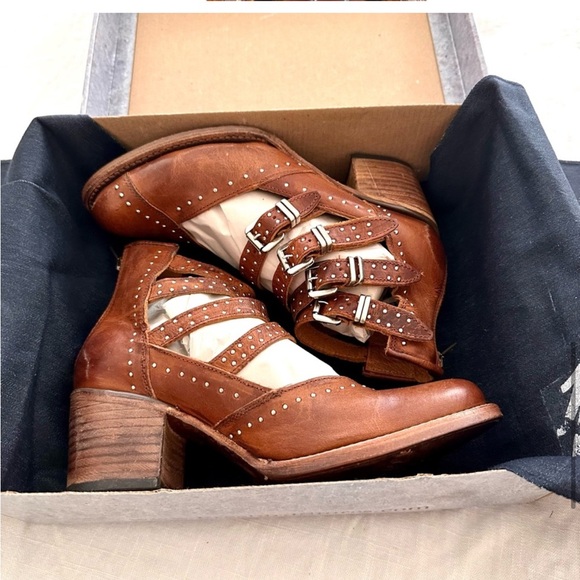 Freebird Felicity Cognac Boots NWT - Picture 9 of 16